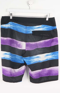 VINTAGE OAKLEY BOARD SHORTS W35