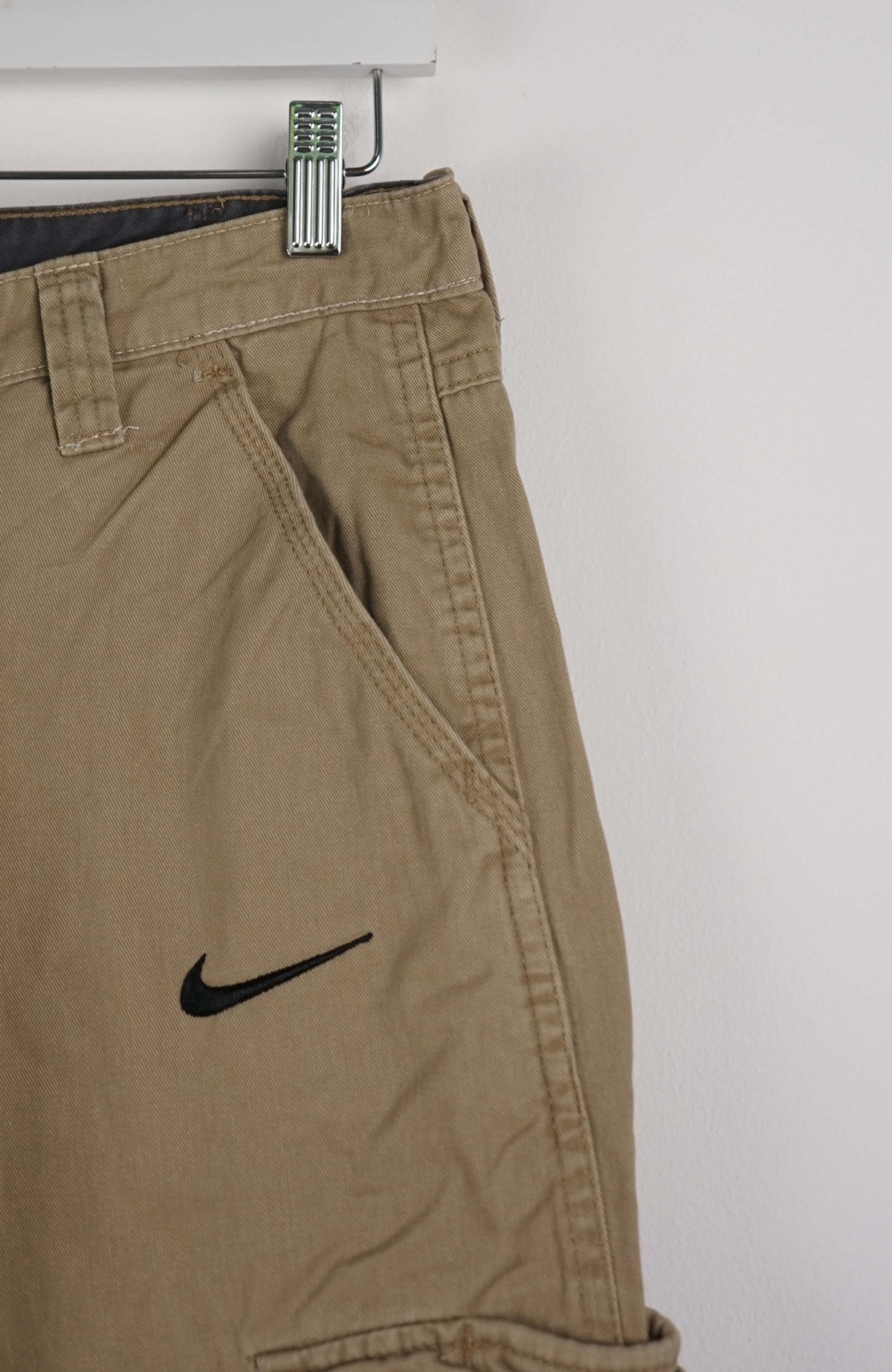 VINTAGE REWORK CARGO CAPRI SHORTS W32