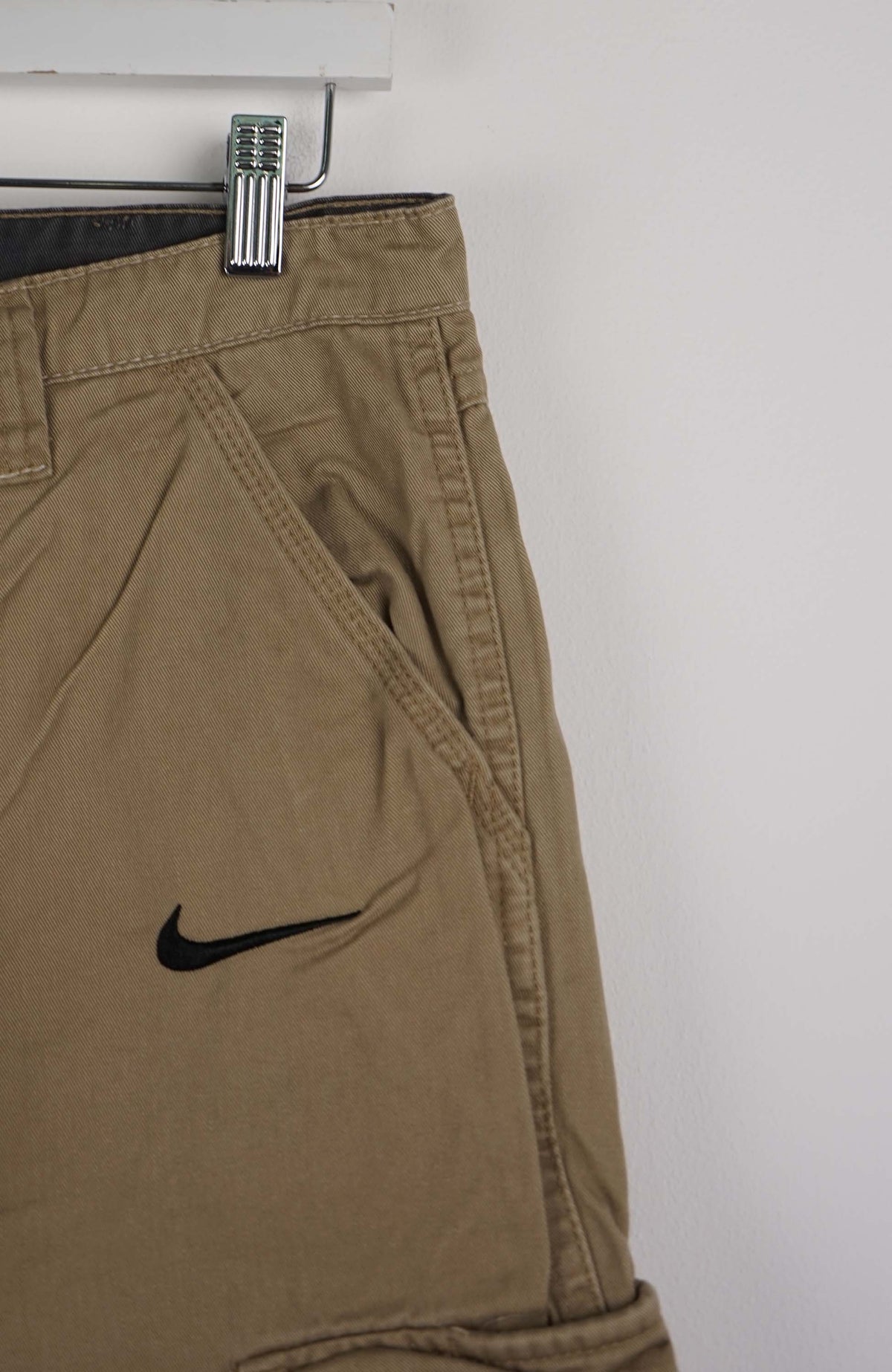 VINTAGE REWORK CARGO CAPRI SHORTS W32