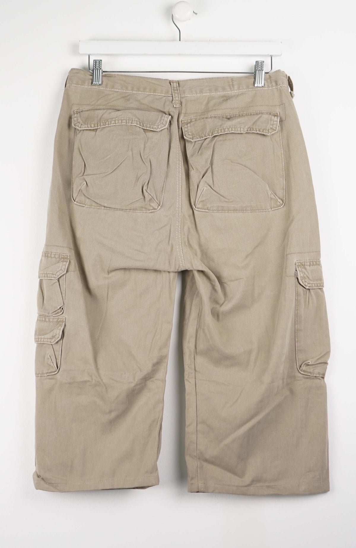 VINTAGE REWORK CARGO CAPRI SHORTS W34