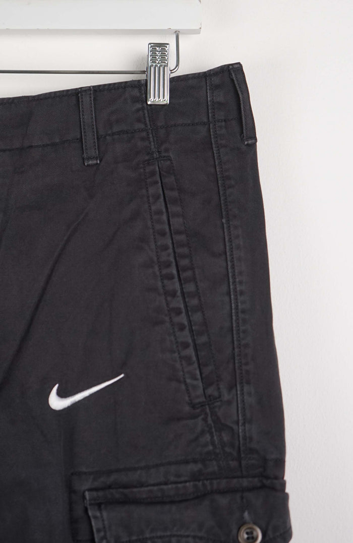 VINTAGE REWORK CARGO CAPRI SHORTS W34