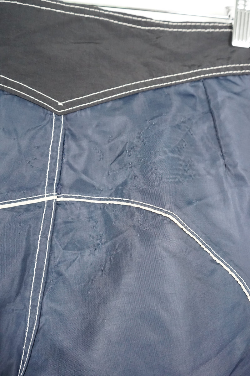 VINTAGE MOSSIMO BOARD SHORTS W34