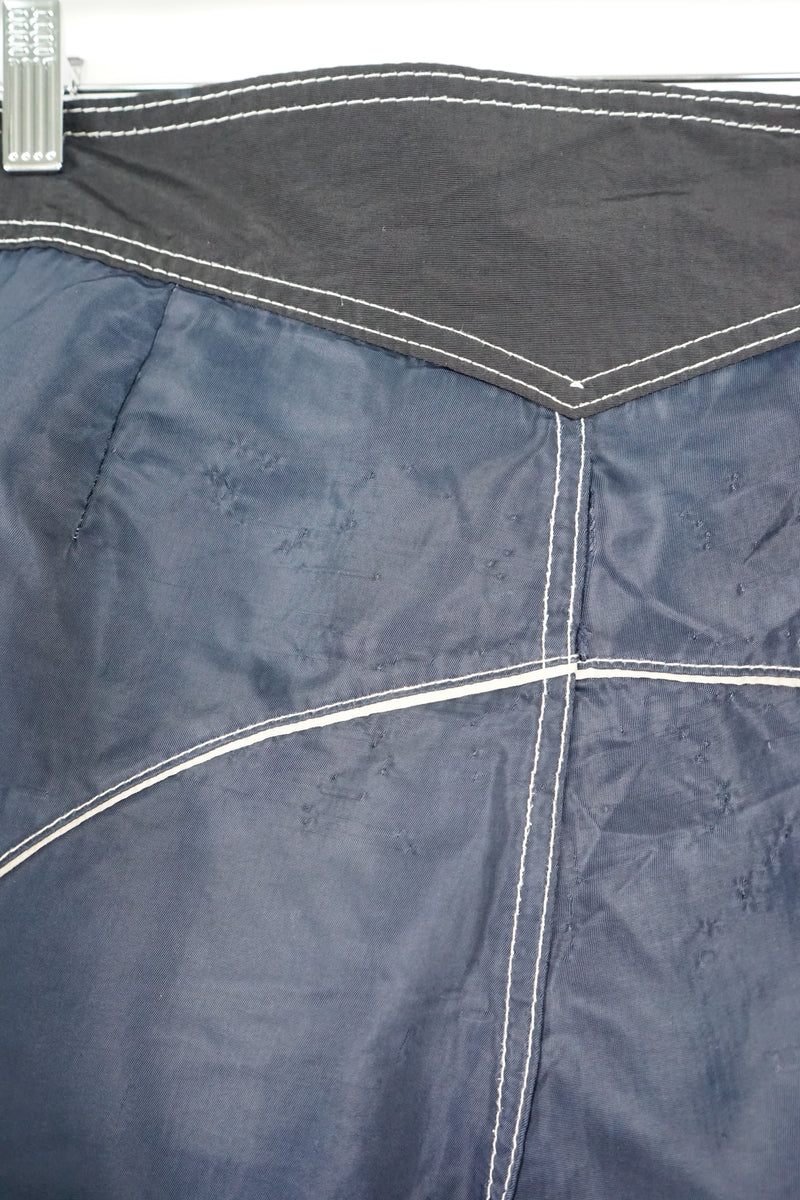 VINTAGE MOSSIMO BOARD SHORTS W34