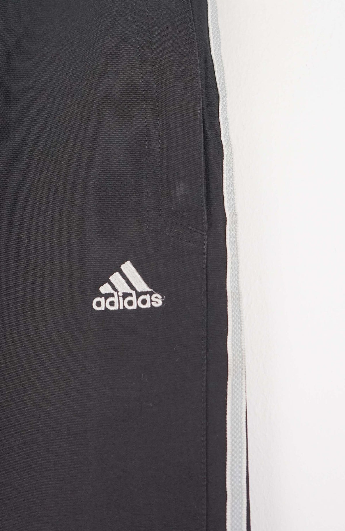 VINTAGE ADIDAS TRACK PANTS (S)