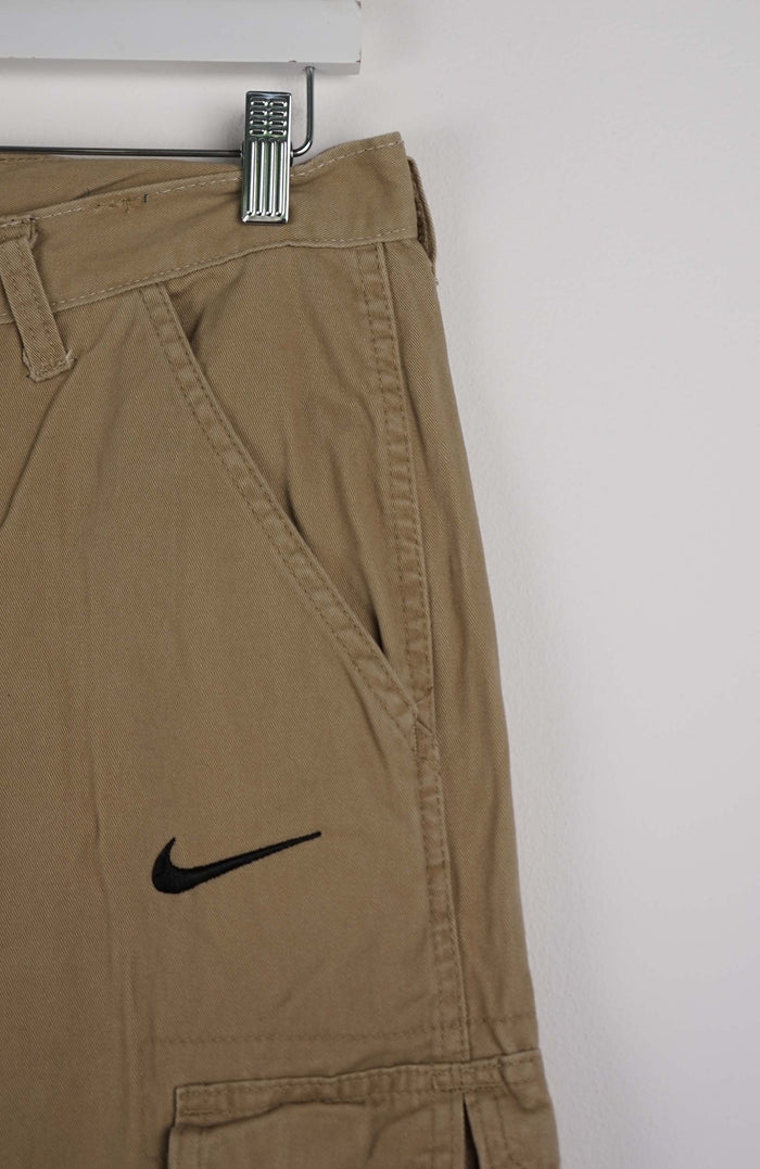 VINTAGE REWORK CARGO CAPRI SHORTS W30
