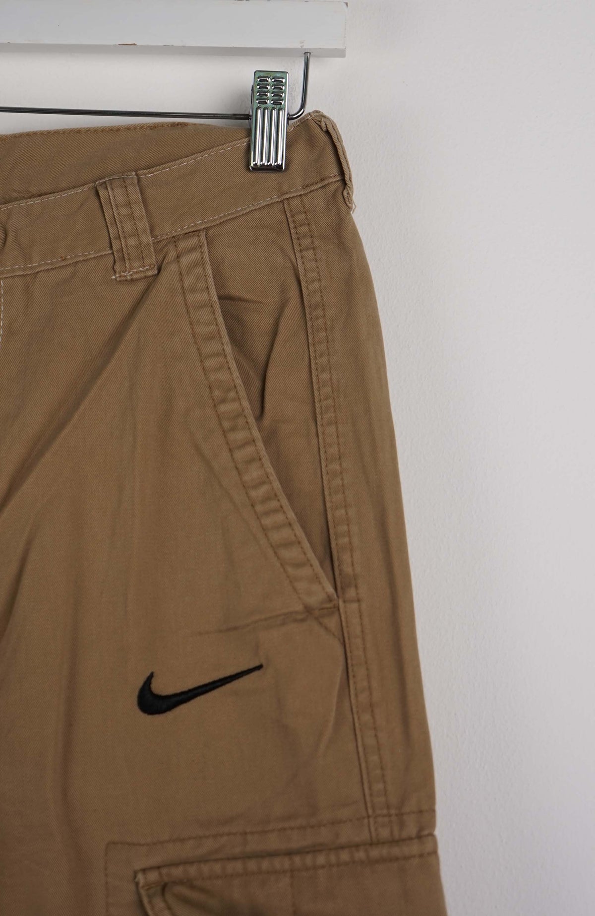 VINTAGE REWORK CARGO CAPRI SHORTS W28