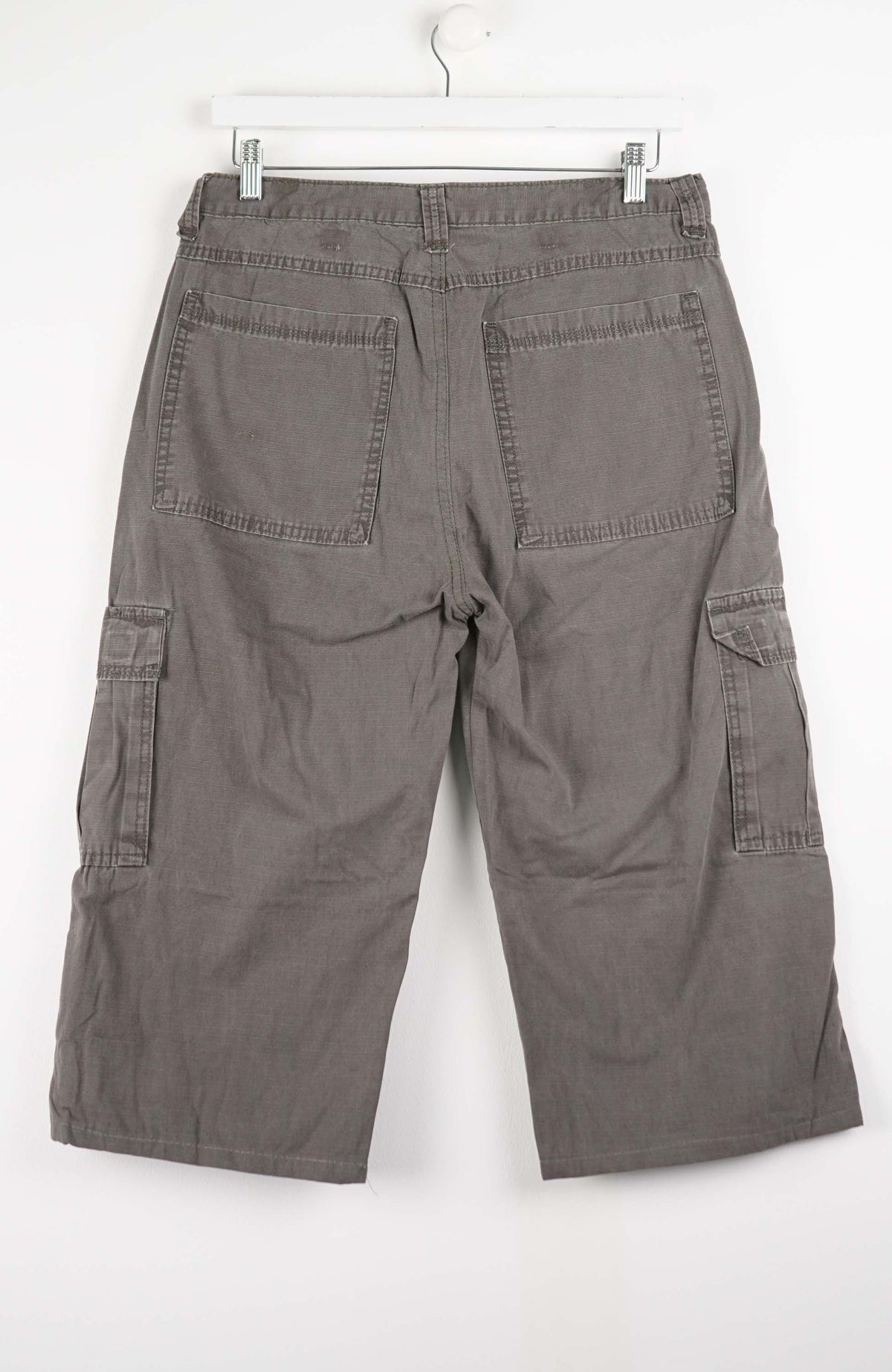 VINTAGE REWORK CARGO CAPRI SHORTS W32