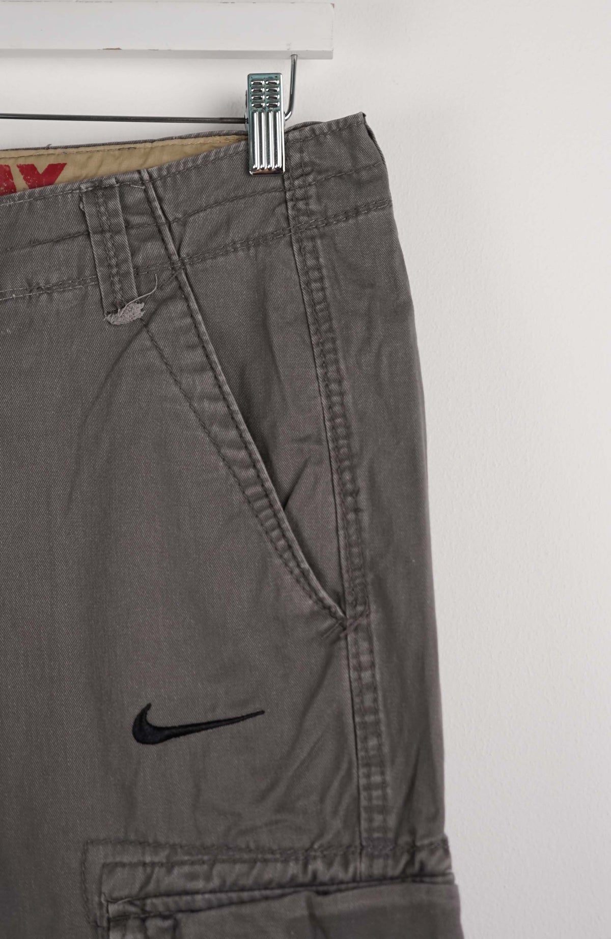 VINTAGE REWORK CARGO CAPRI SHORTS W32