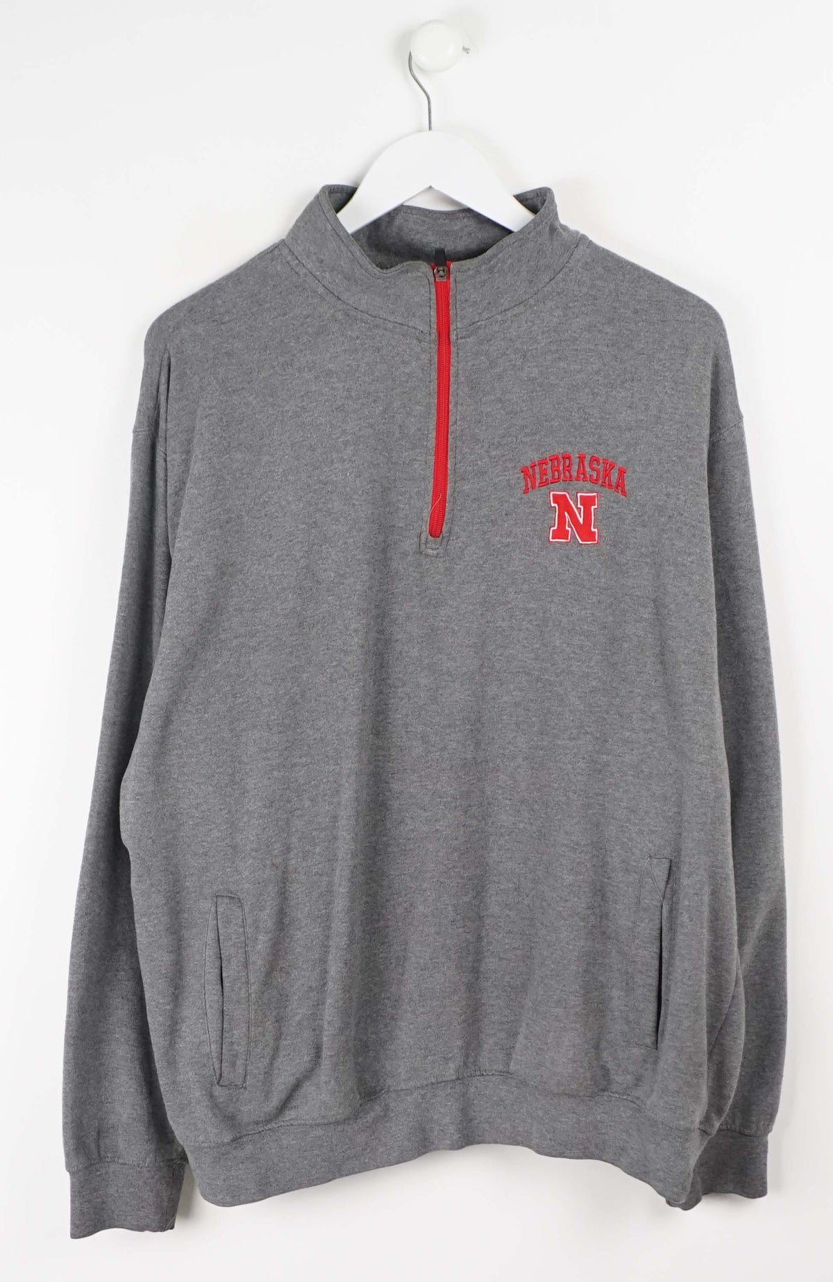 VINTAGE NEBRASKA COLLEGE 1/4 ZIP SWEATER (L)