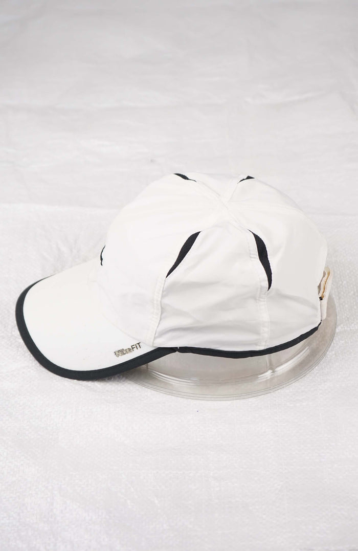 VINTAGE NIKE HAT