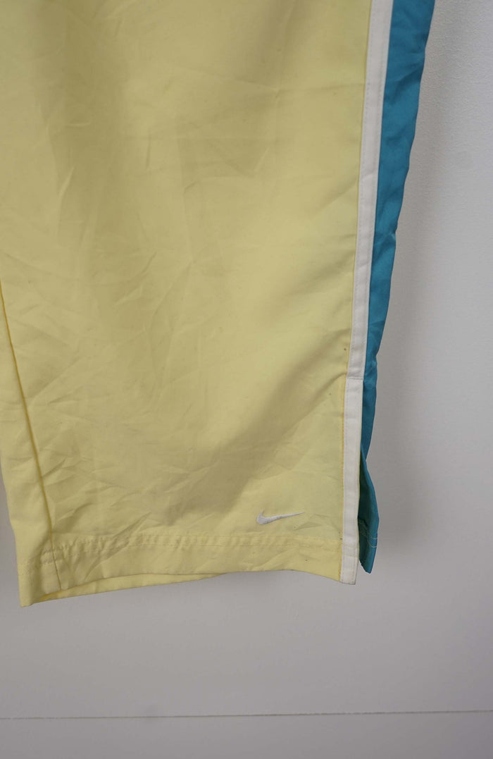 VINTAGE NIKE 3/4 TRACK PANT SHORTS (L)