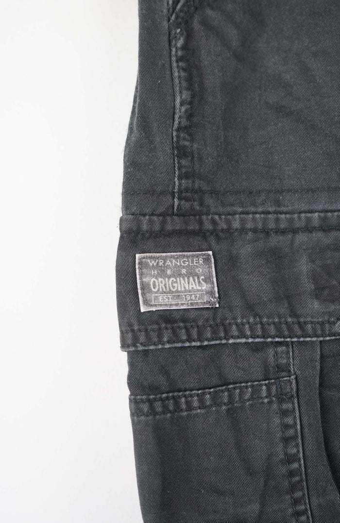 VINTAGE WRANGLER CARGO SHORTS W34