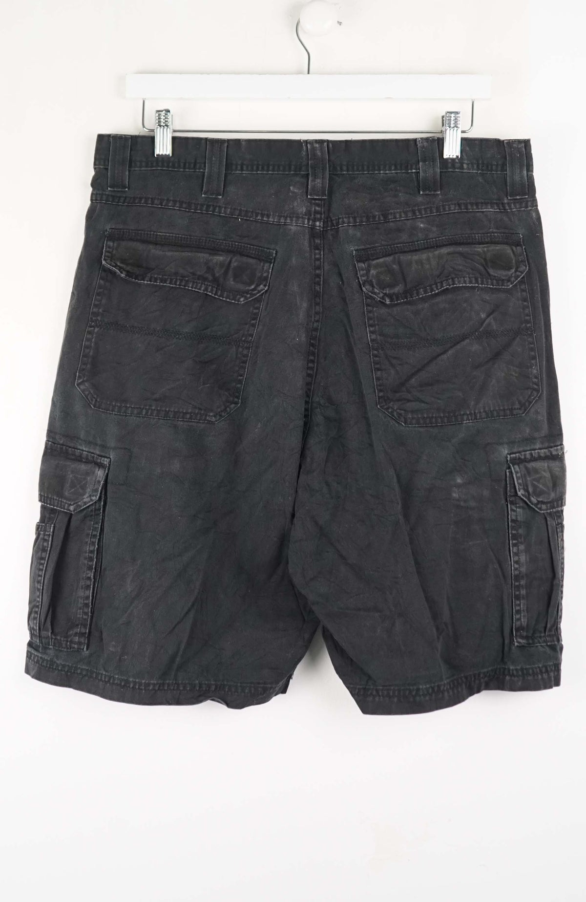VINTAGE WRANGLER CARGO SHORTS W34