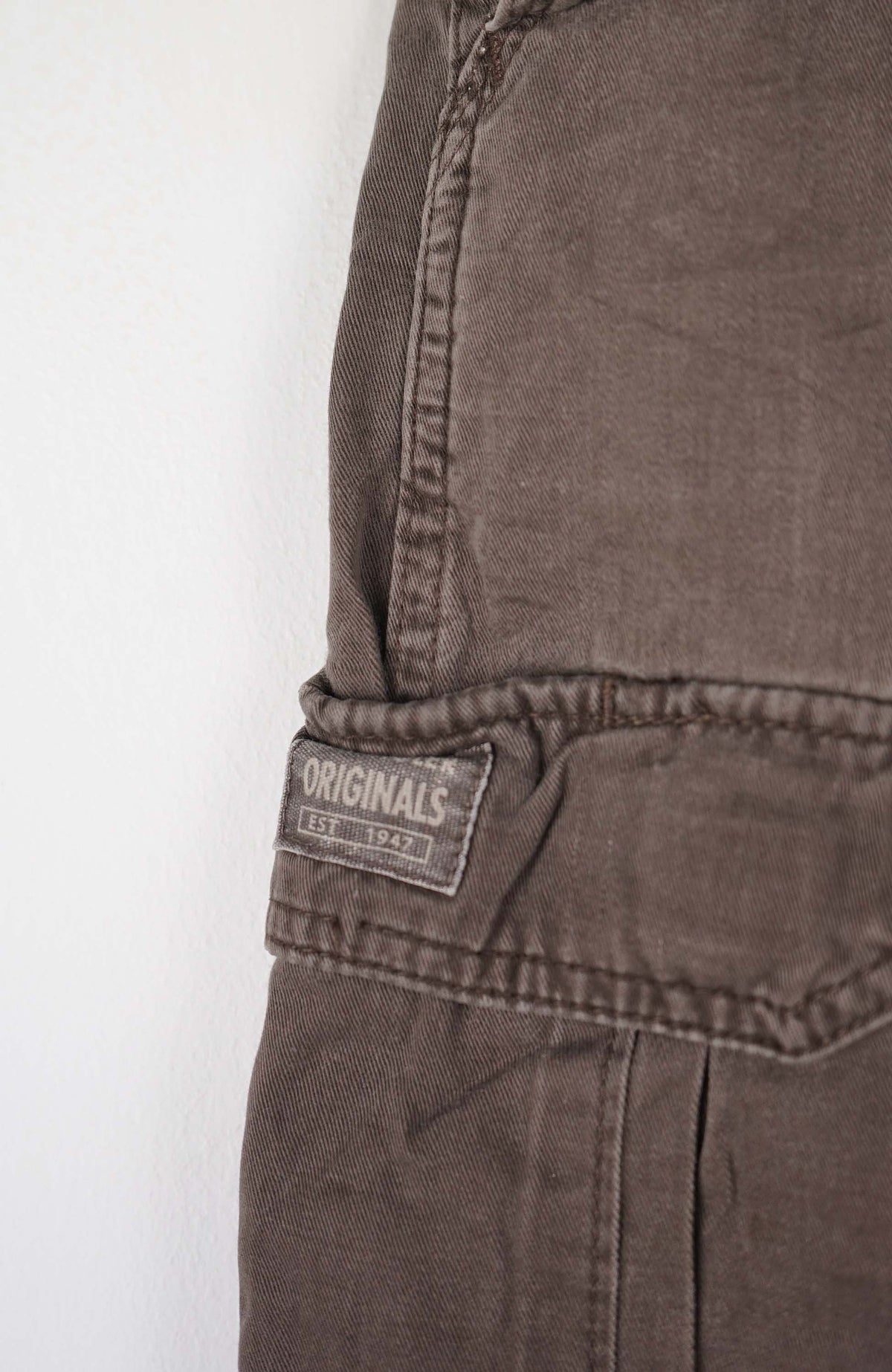 VINTAGE WRANGLER CARGO SHORTS W34