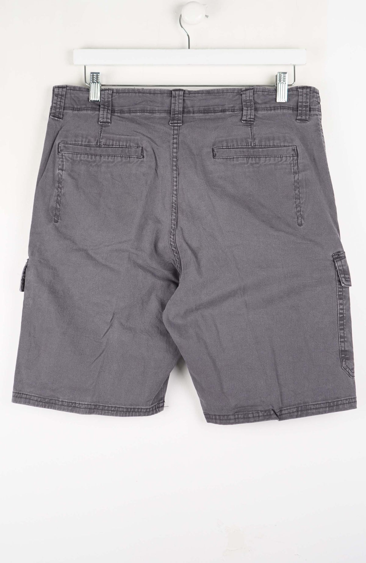 VINTAGE WRANGLER CARGO SHORTS W34