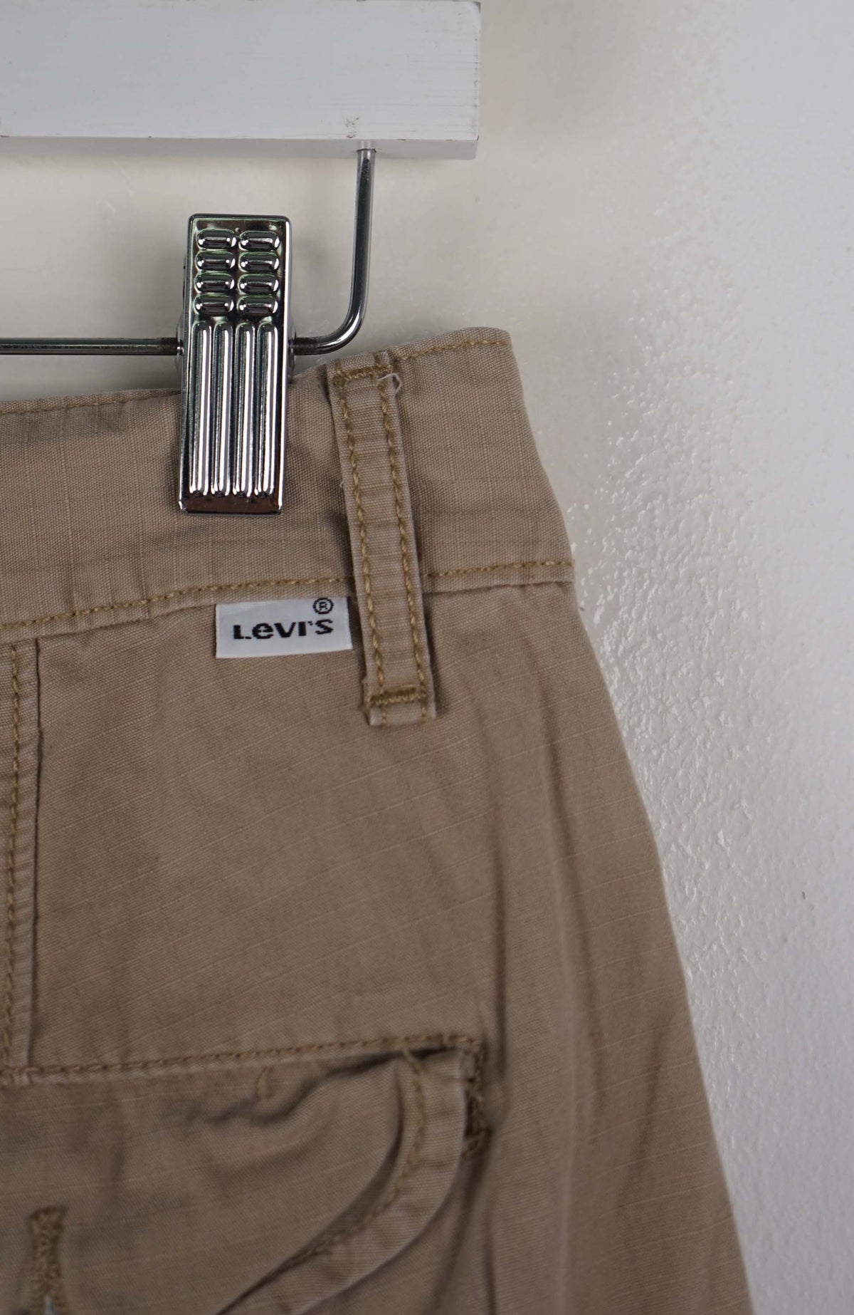 VINTAGE LEVI'S STRAUSS & CO. CARGO SHORTS W31