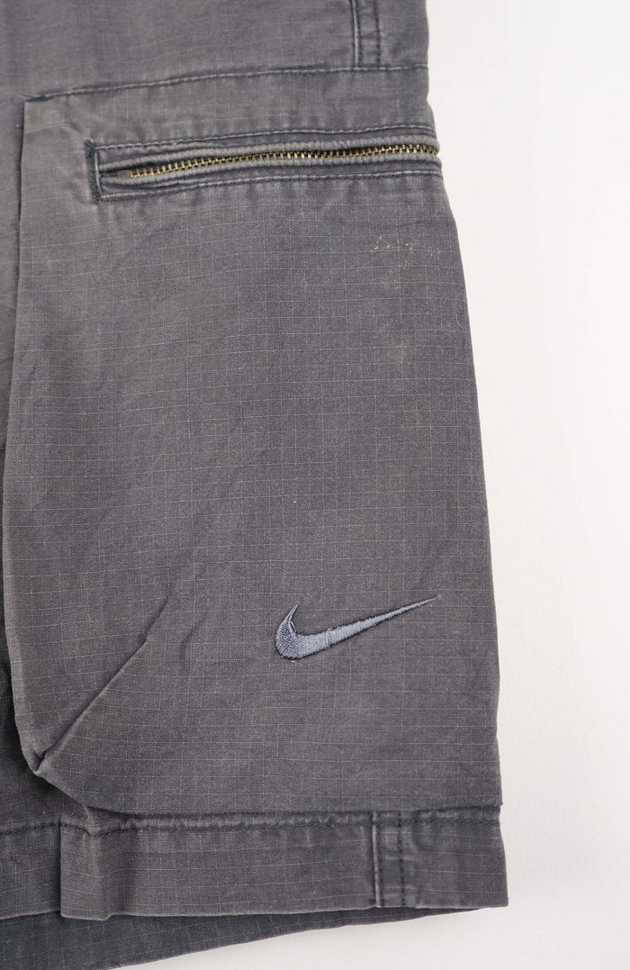 VINTAGE NIKE SHORTS W35