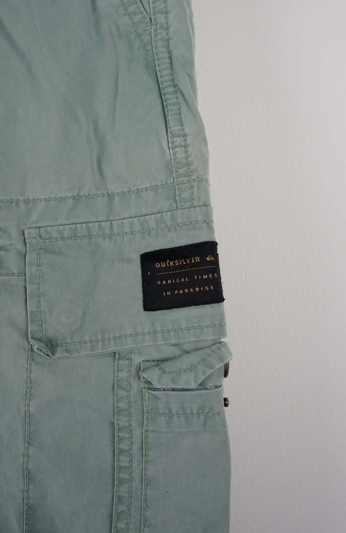 VINTAGE QUIKSILVER SHORTS W30