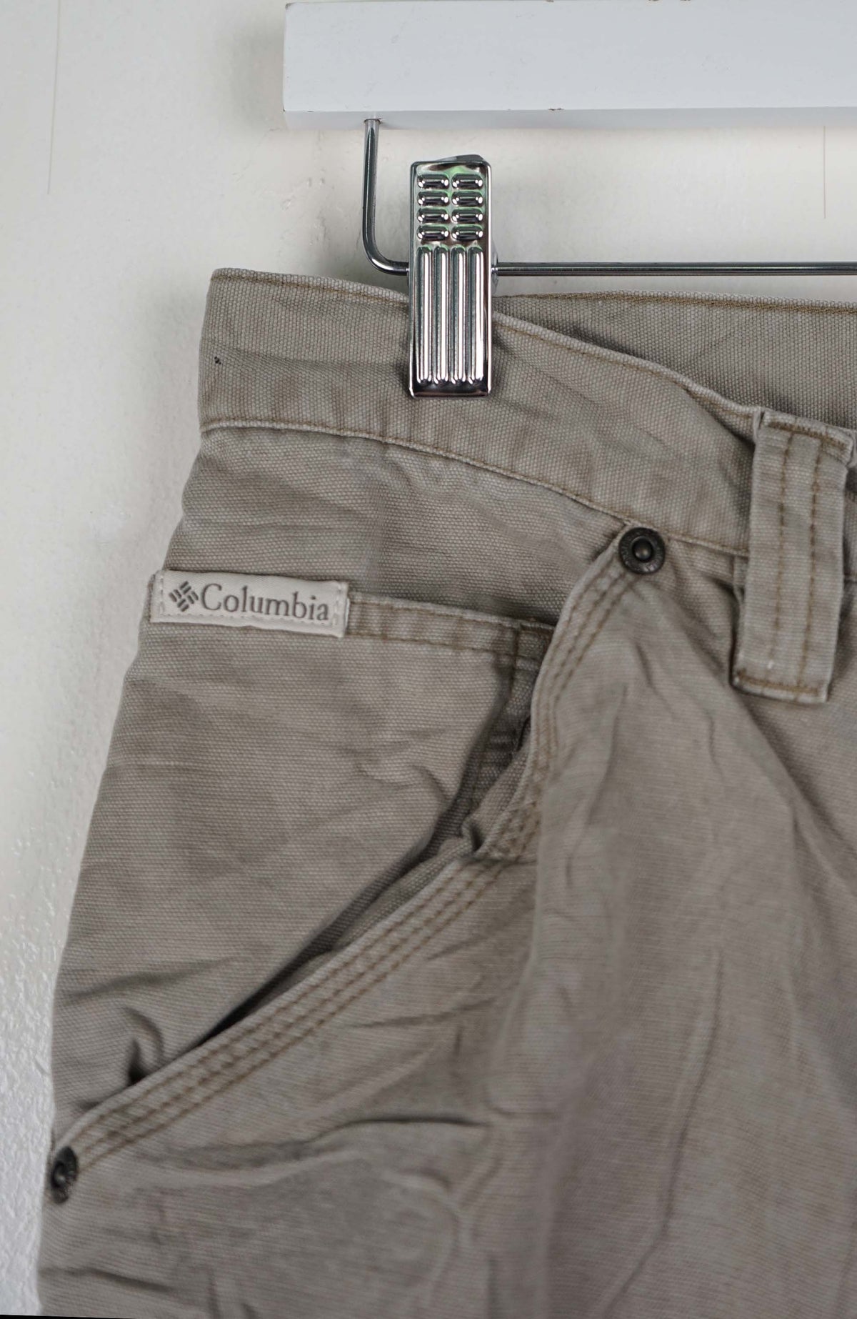 VINTAGE COLUMBIA CARGO SHORTS W31