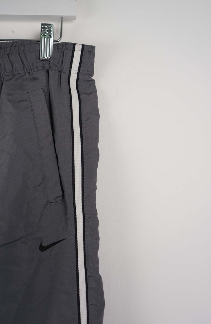 VINTAGE NIKE TRACK PANTS (M)