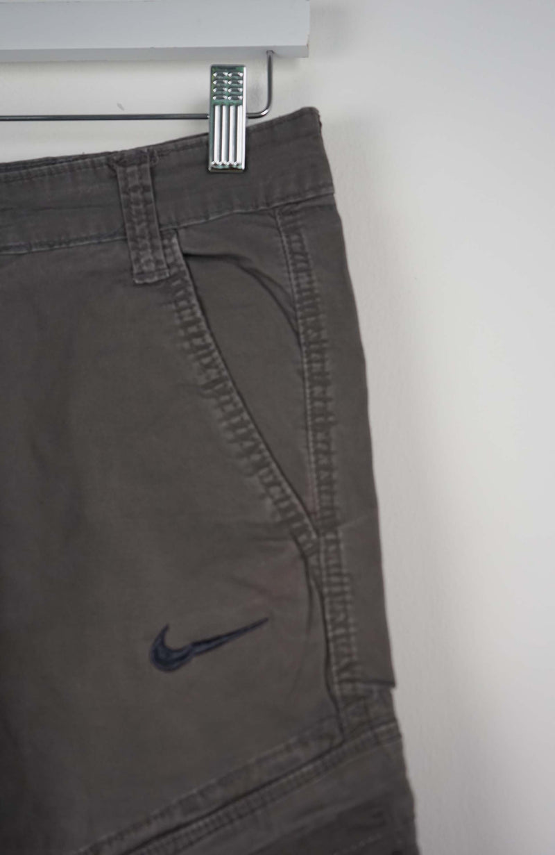 VINTAGE REWORK CARGO SHORTS W28