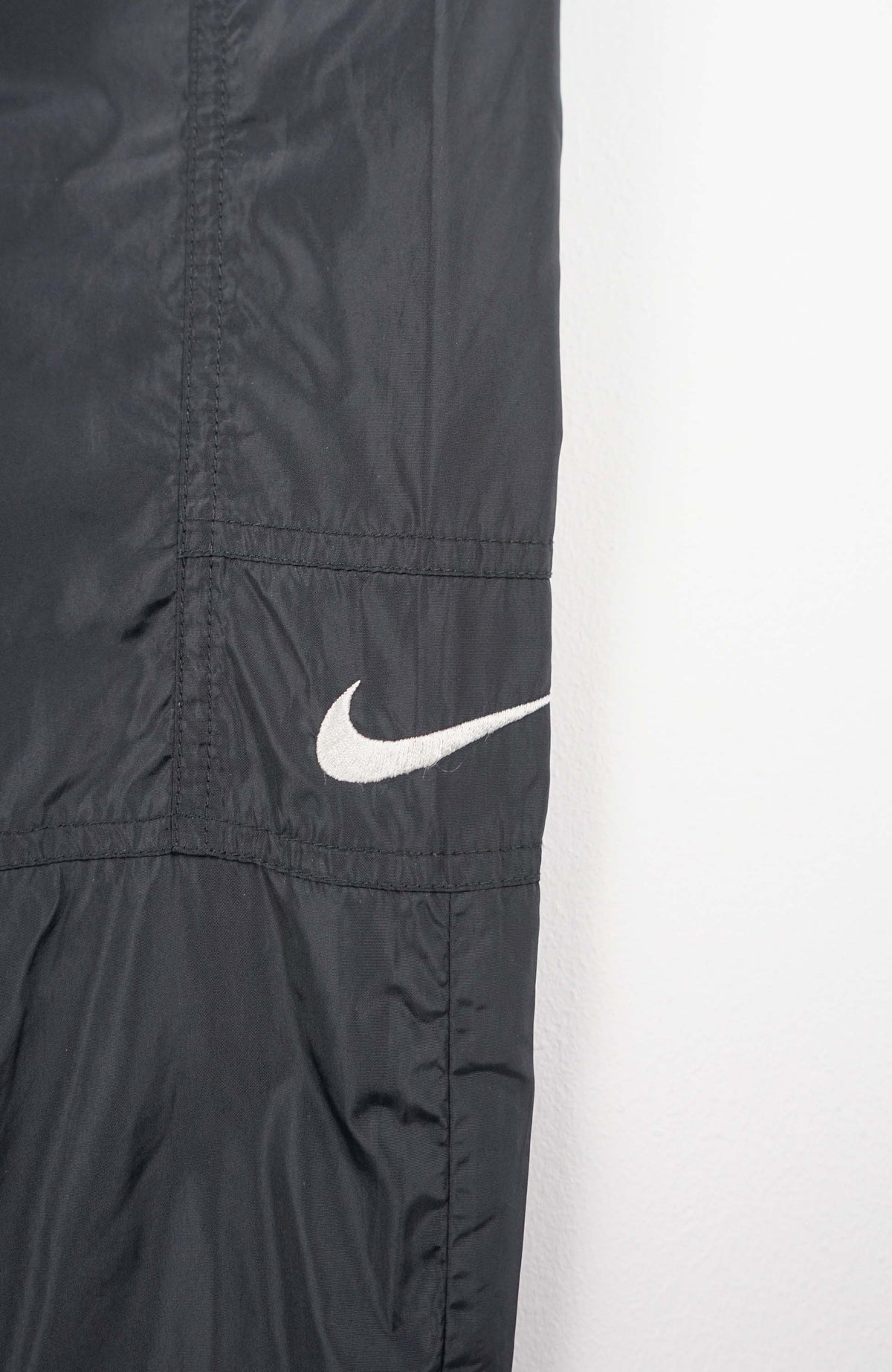 VINTAGE NIKE TRACK PANTS (M)