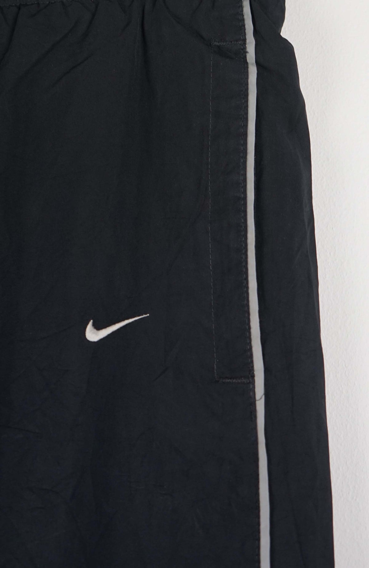 VINTAGE NIKE TRACK PANTS (L)