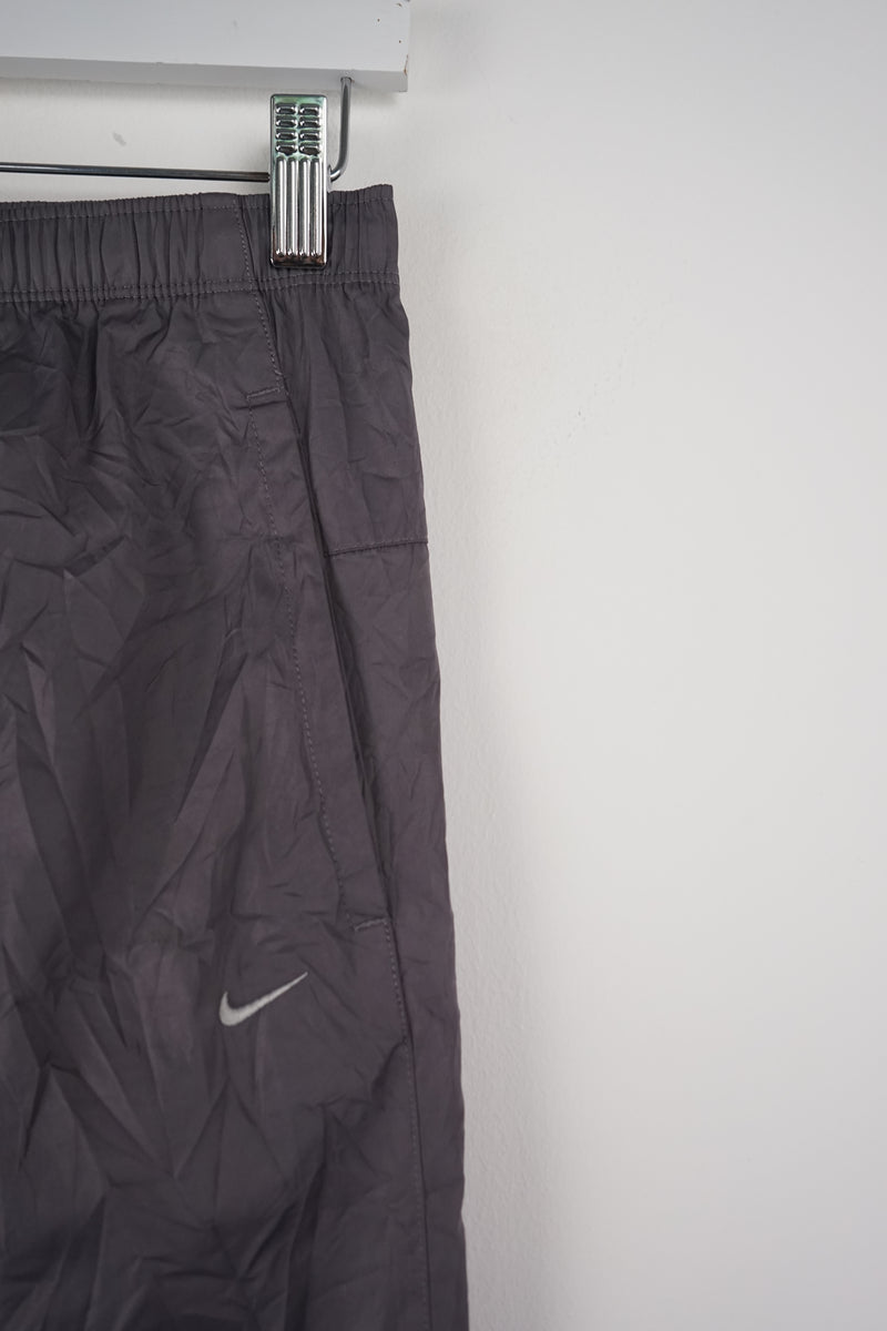VINTAGE NIKE TRACK PANTS (S)
