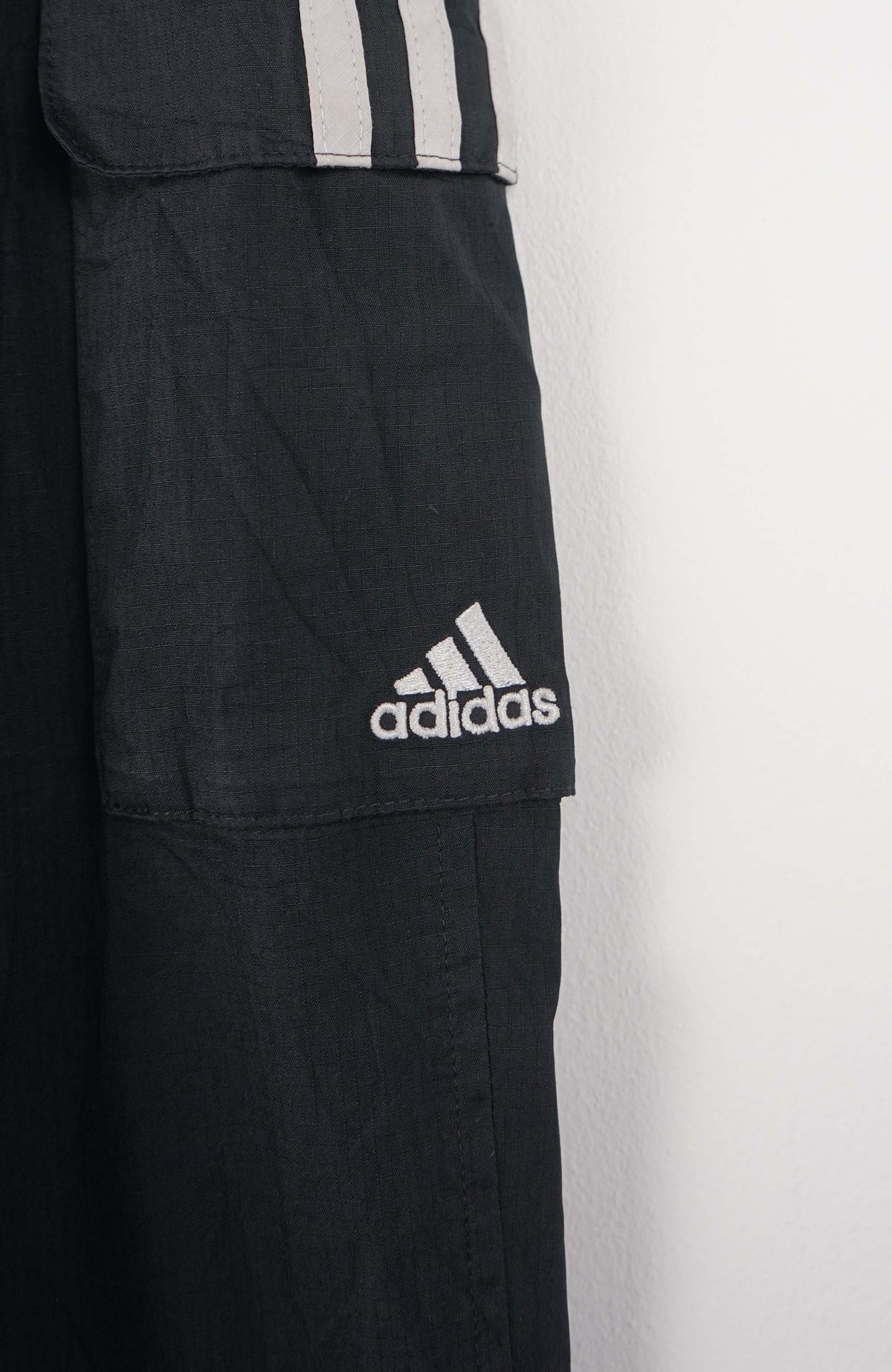 VINTAGE ADIDAS TRACK PANTS (S)