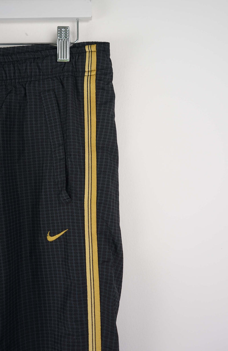 VINTAGE NIKE TRACK PANTS (L)