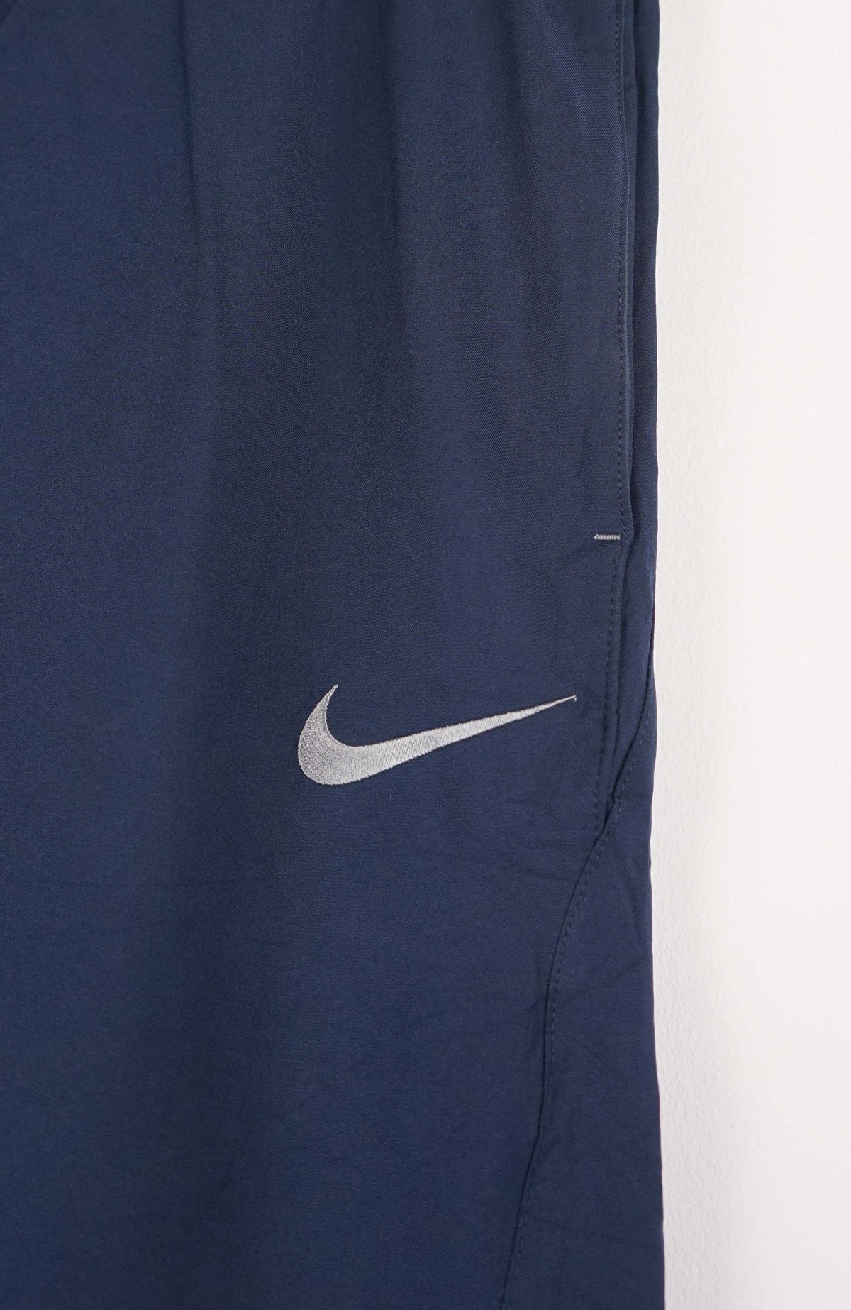 VINTAGE NIKE TRACK PANTS (M)