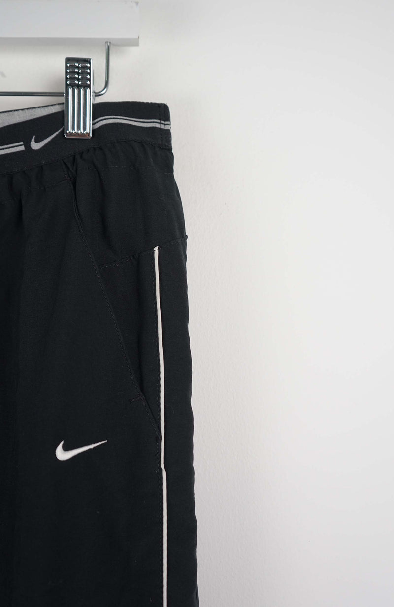 VINTAGE NIKE TRACK PANTS (M)