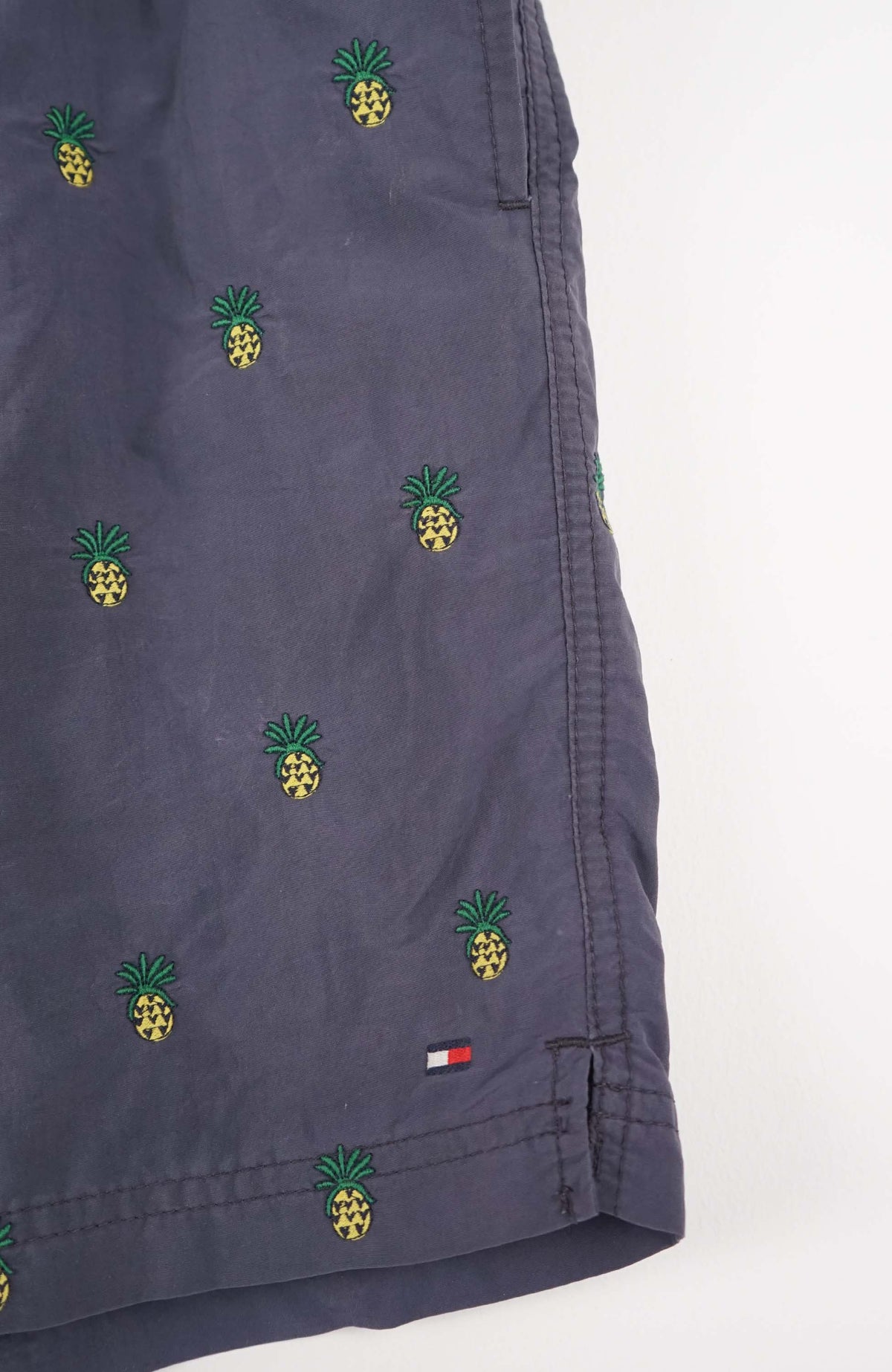 VINTAGE TOMMY HILFIGER ACTIVE SHORTS W32