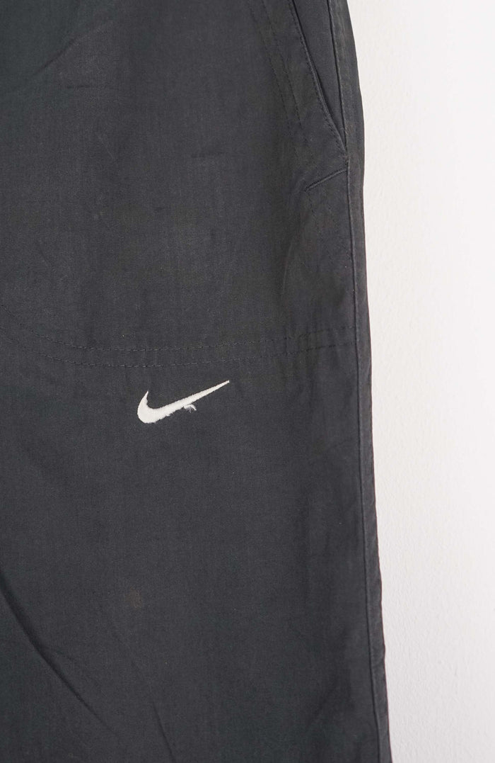 VINTAGE NIKE 3/4 TRACK PANT SHORTS W28