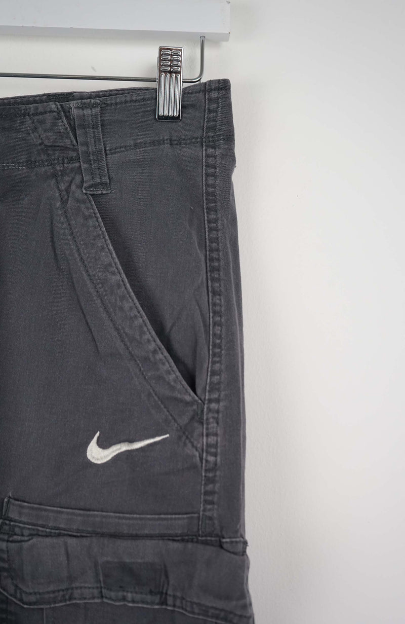 VINTAGE REWORK CARGO SHORTS W28
