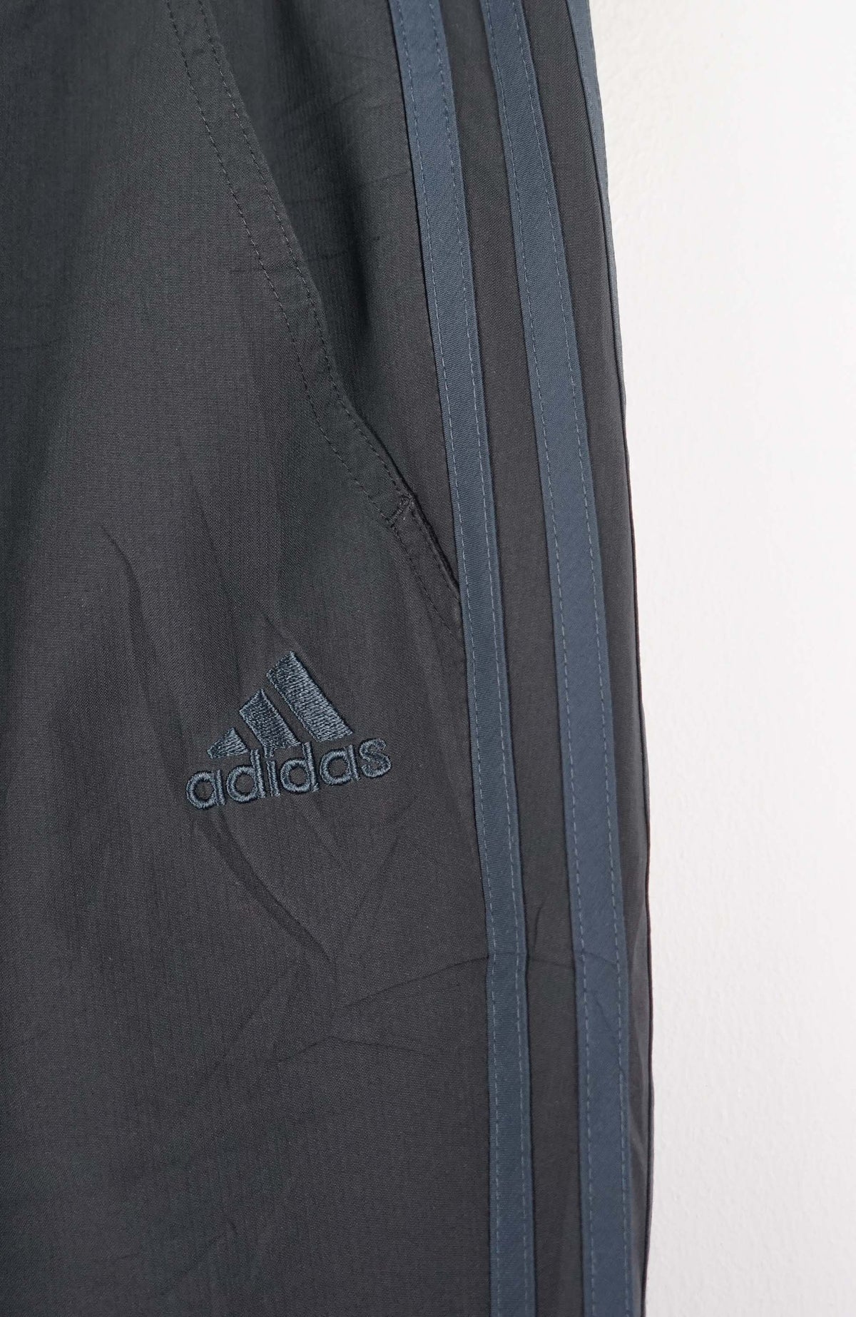 VINTAGE ADIDAS TRACK PANTS (M)