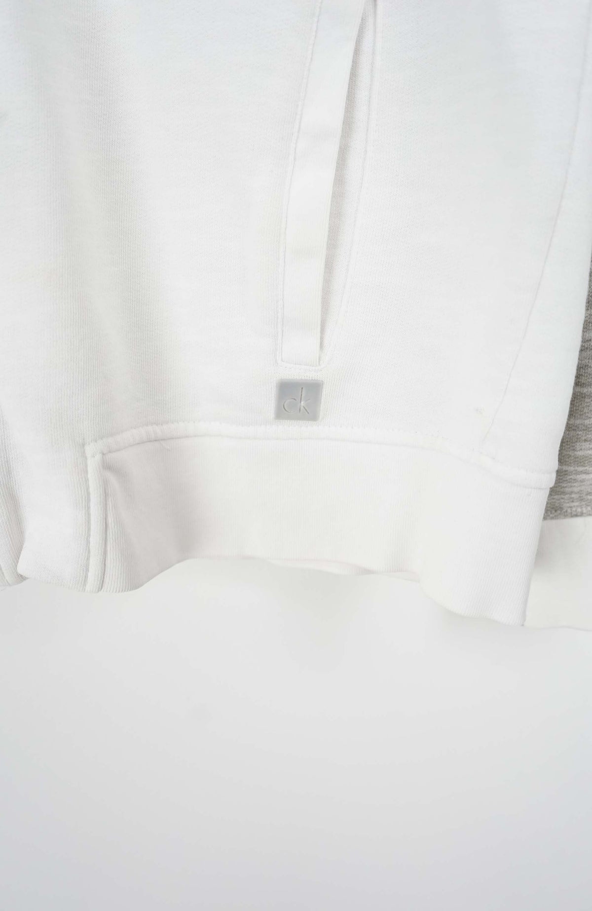 VINTAGE CALVIN KLEIN SWEATER (S)