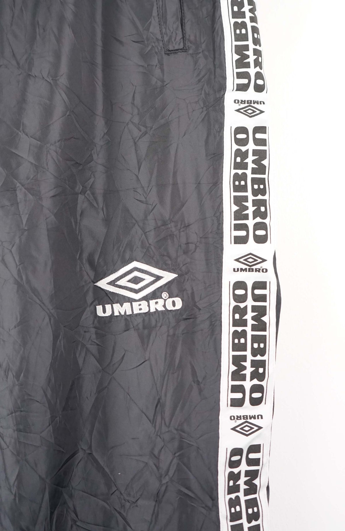 VINTAGE UMBRO TRACK PANTS (M)