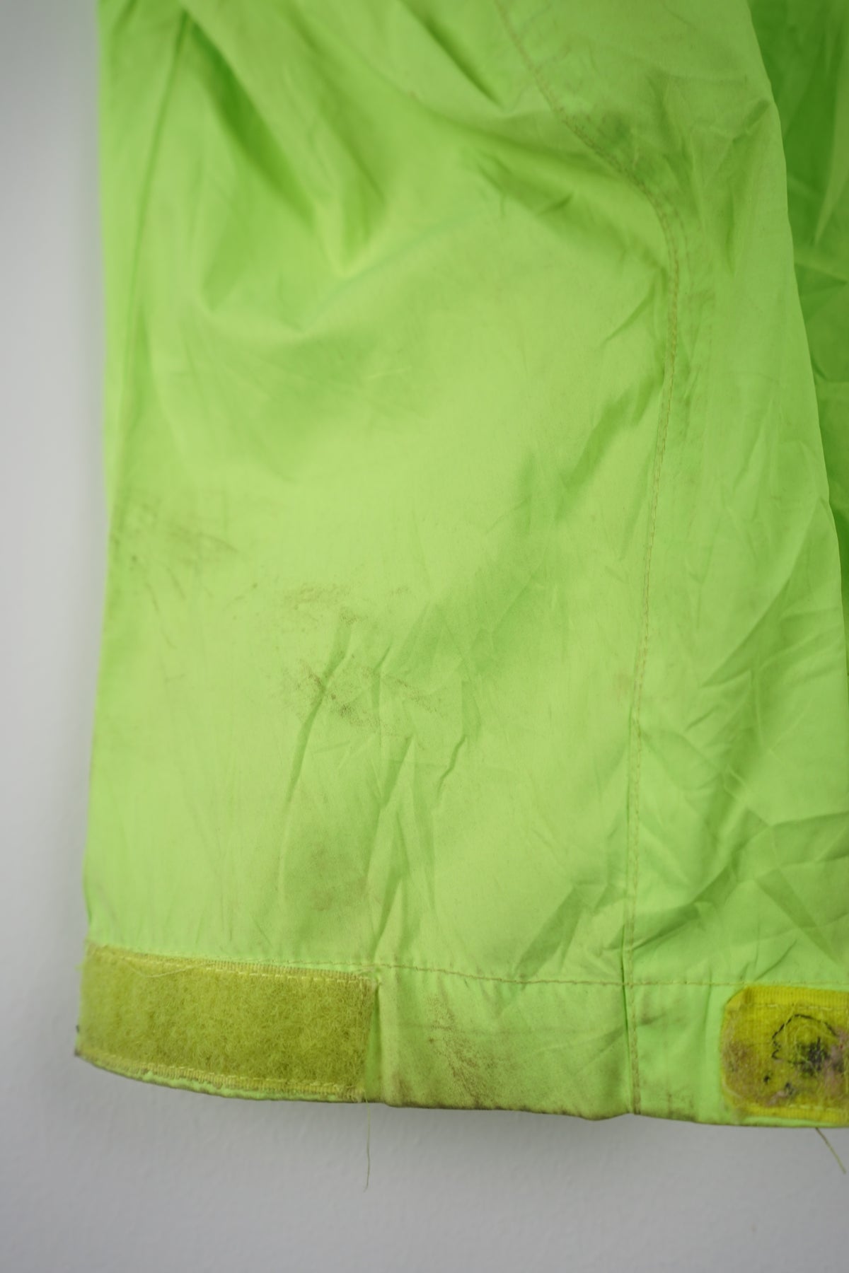 VINTAGE NIKE INTERNATIONAL WINDBREAKER (L)
