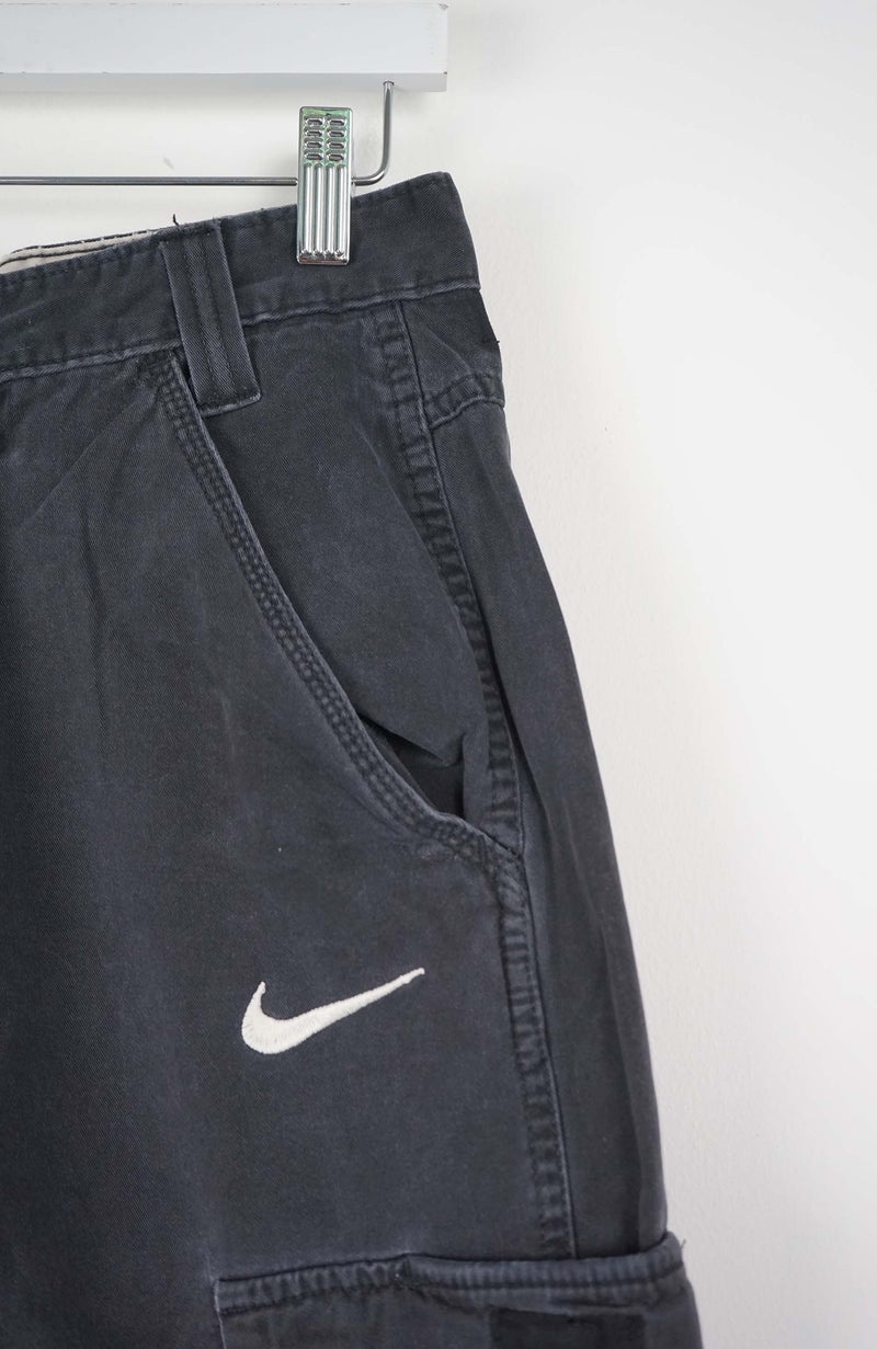 VINTAGE REWORK CARGO SHORTS W29