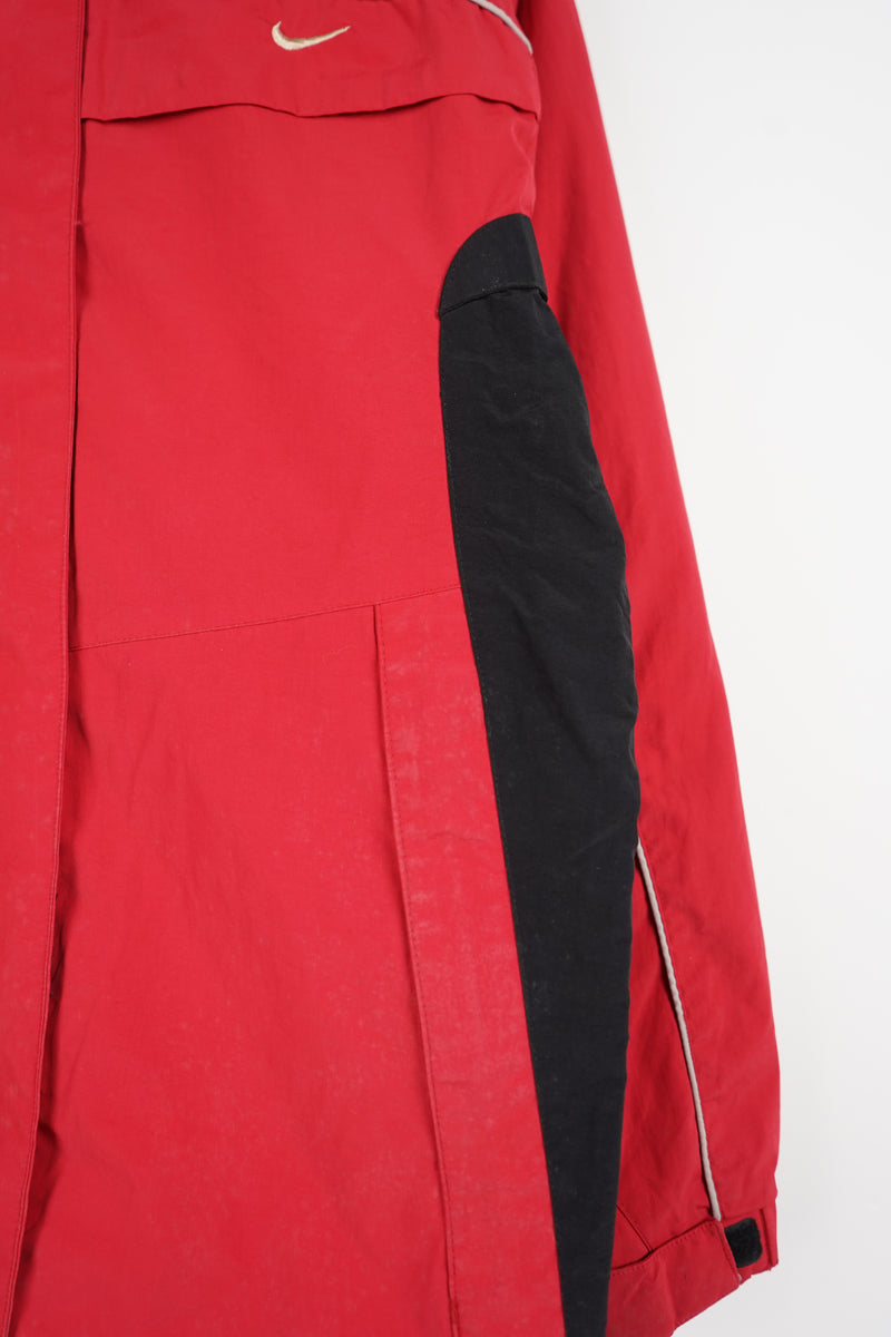 VINTAGE NIKE WINDBREAKER (S)