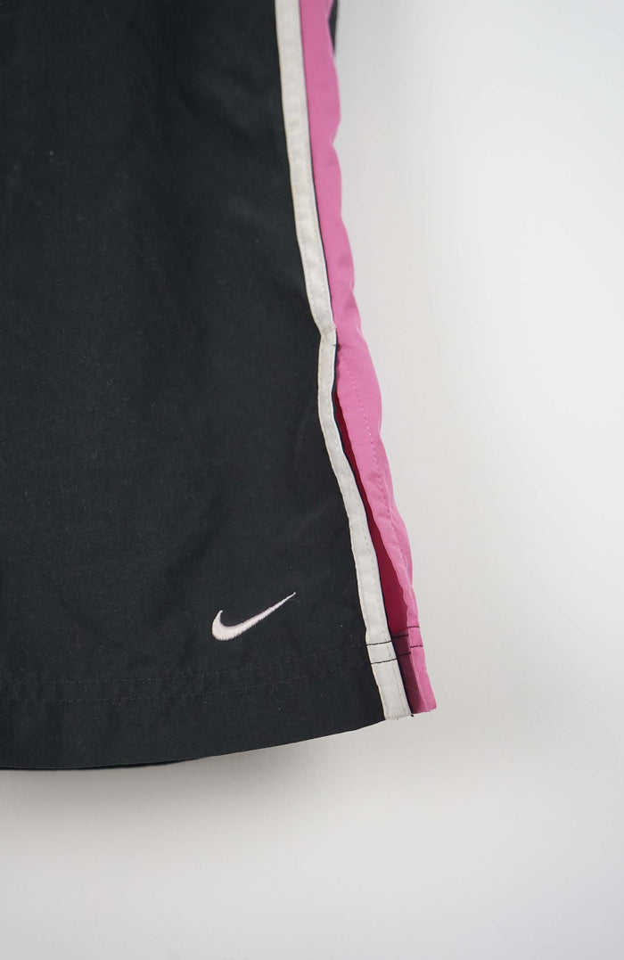 VINTAGE NIKE 3/4 TRACK PANT SHORTS (XL)
