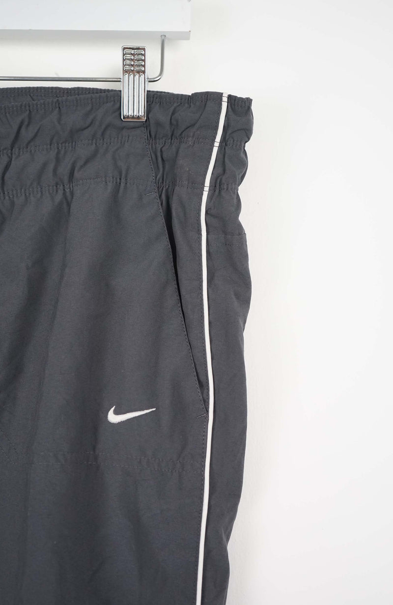 VINTAGE NIKE 3/4 TRACK PANTS (XL)