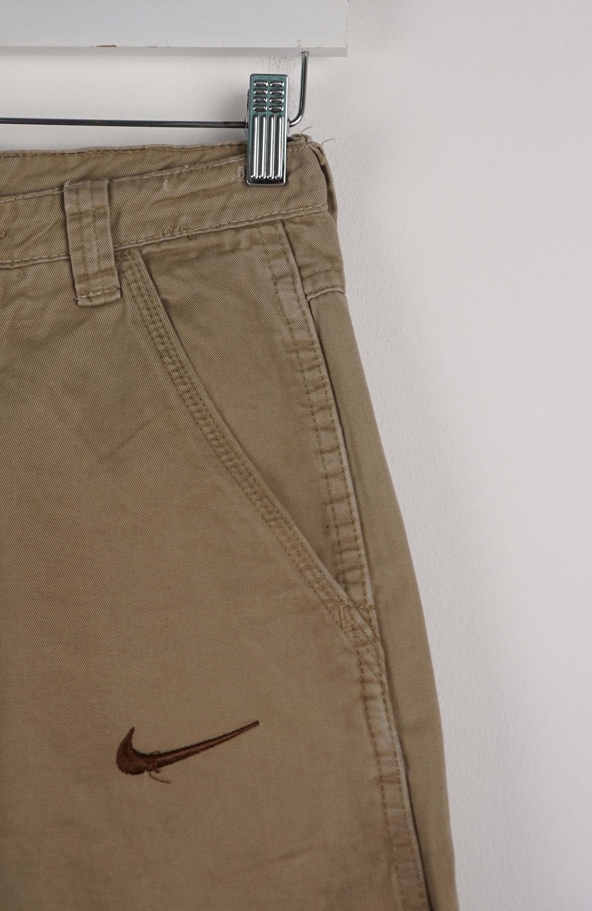 VINTAGE REWORK CARGO CAPRI SHORTS W28