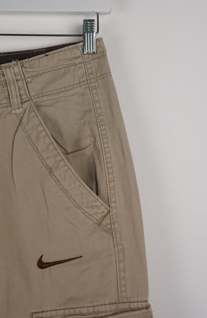 VINTAGE REWORK CARGO CAPRI SHORTS W28