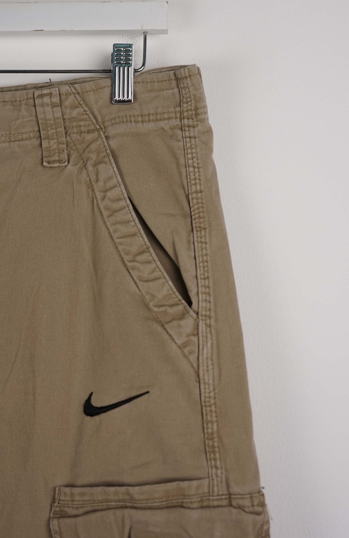 VINTAGE REWORK CARGO CAPRI SHORTS W36