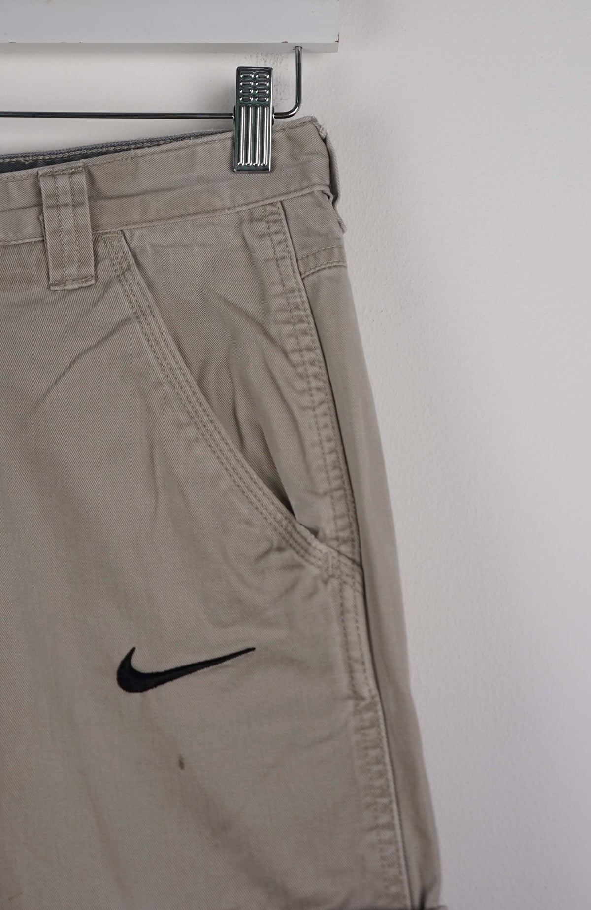 VINTAGE REWORK CARGO CAPRI SHORTS W28