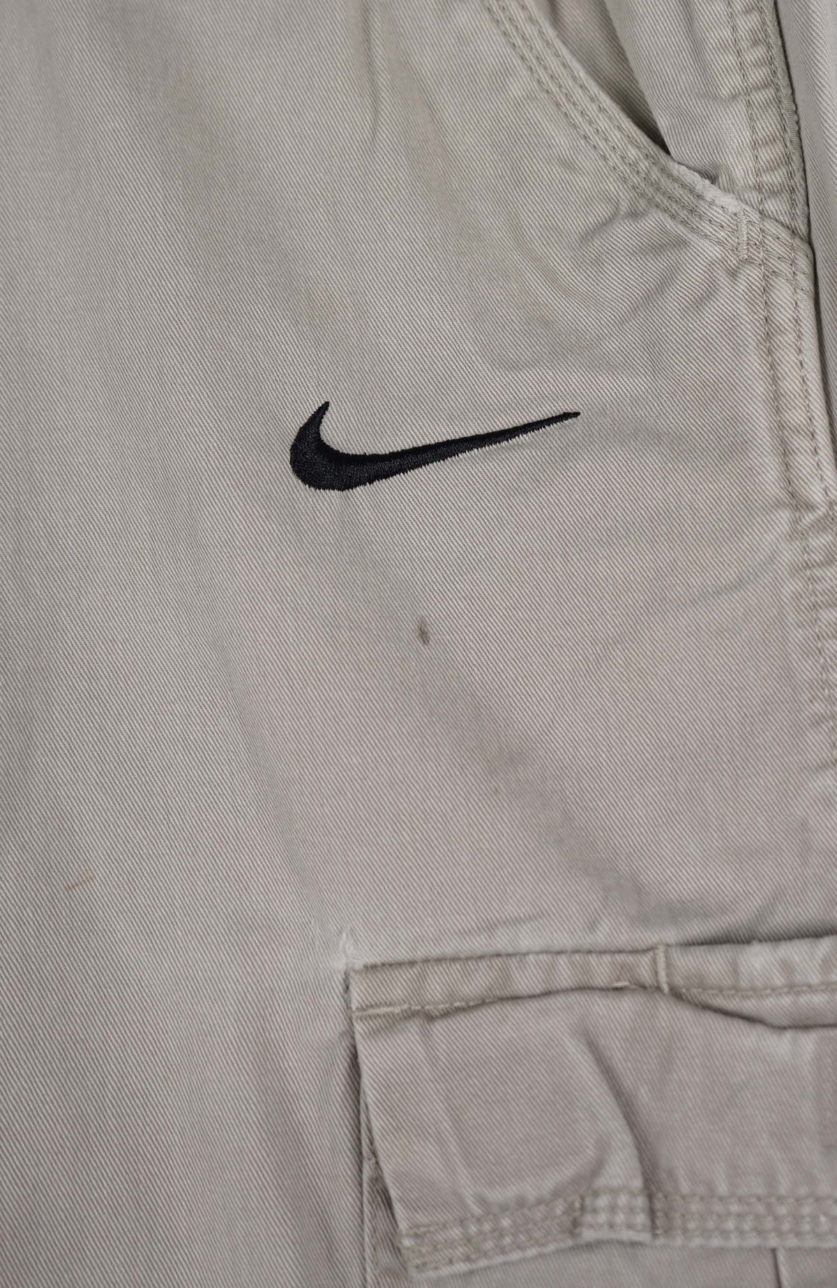 VINTAGE REWORK CARGO CAPRI SHORTS W28