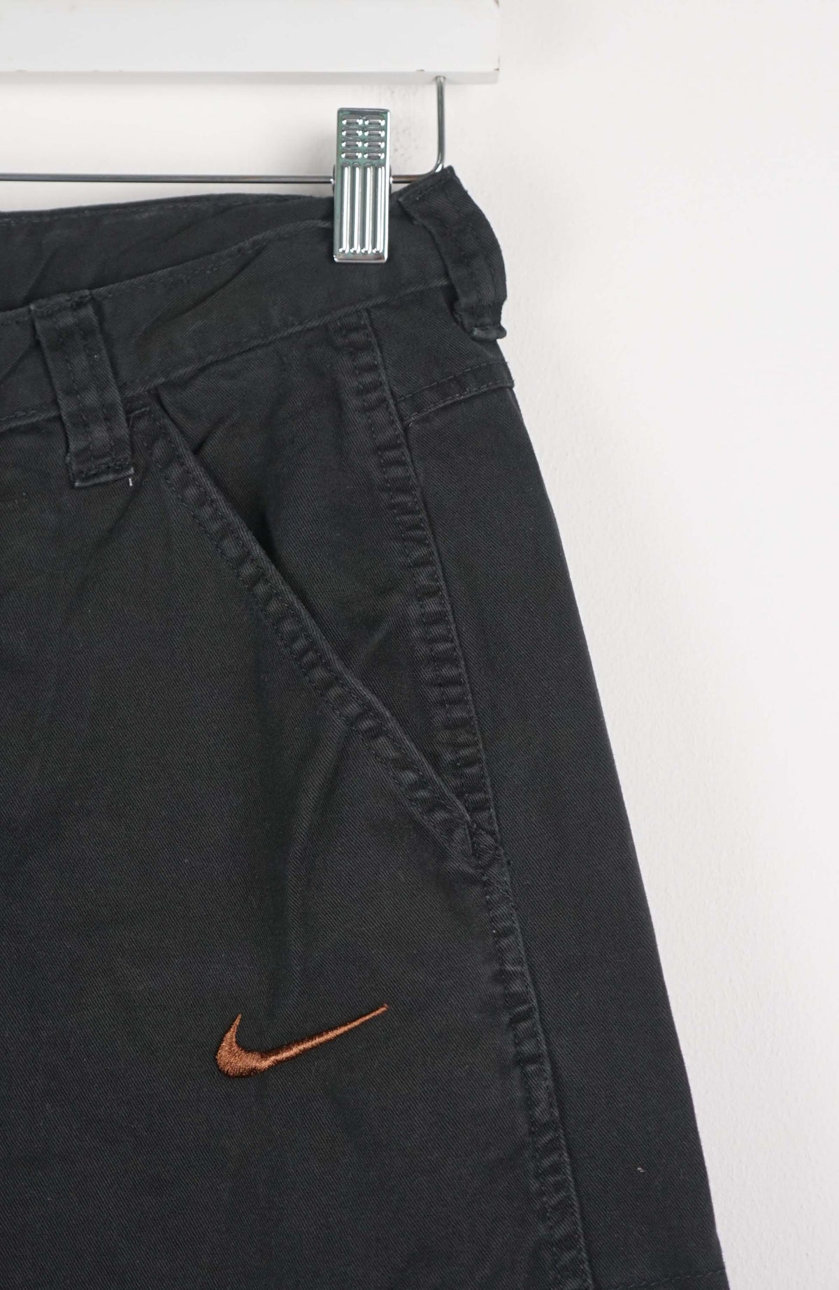 VINTAGE REWORK CARGO CAPRI SHORTS W28