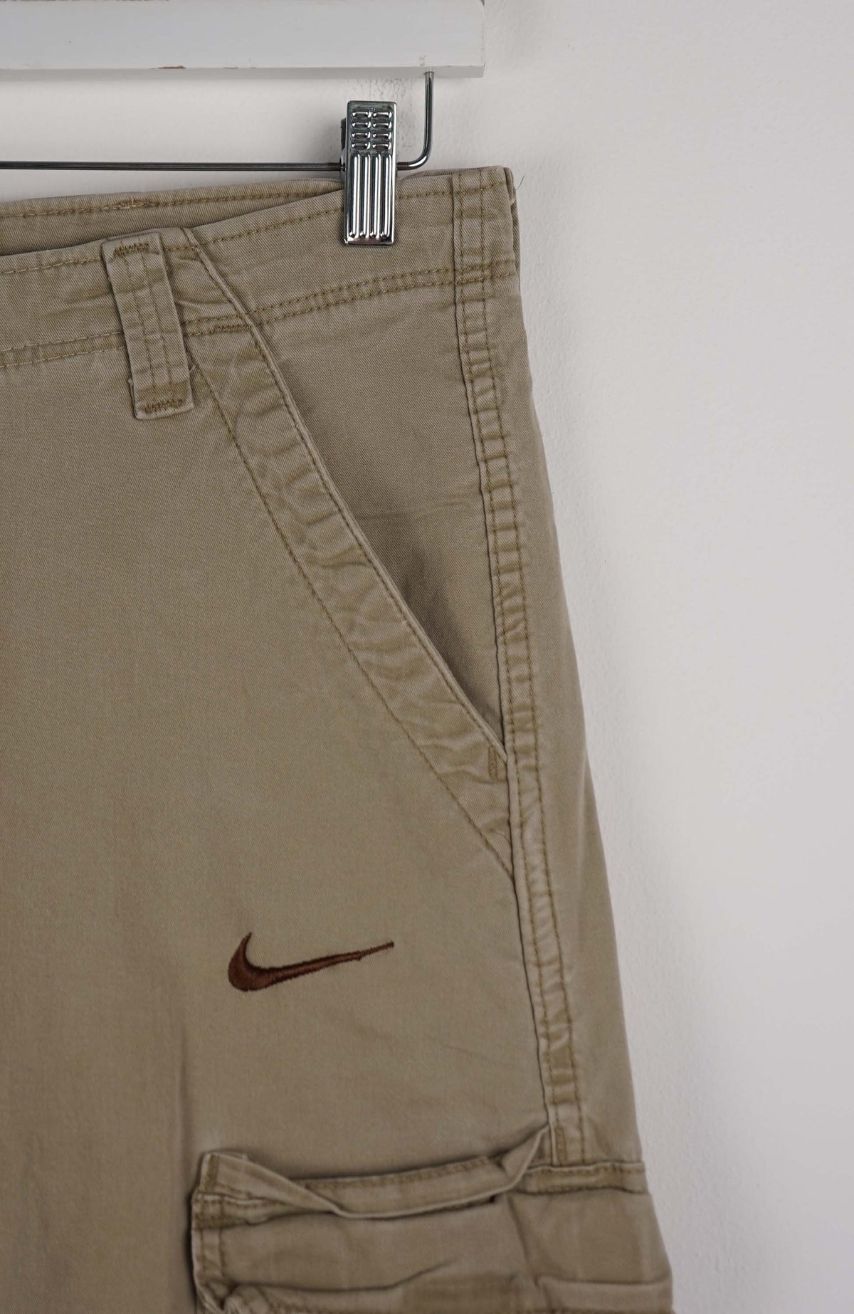 VINTAGE REWORK CARGO CAPRI SHORTS W32